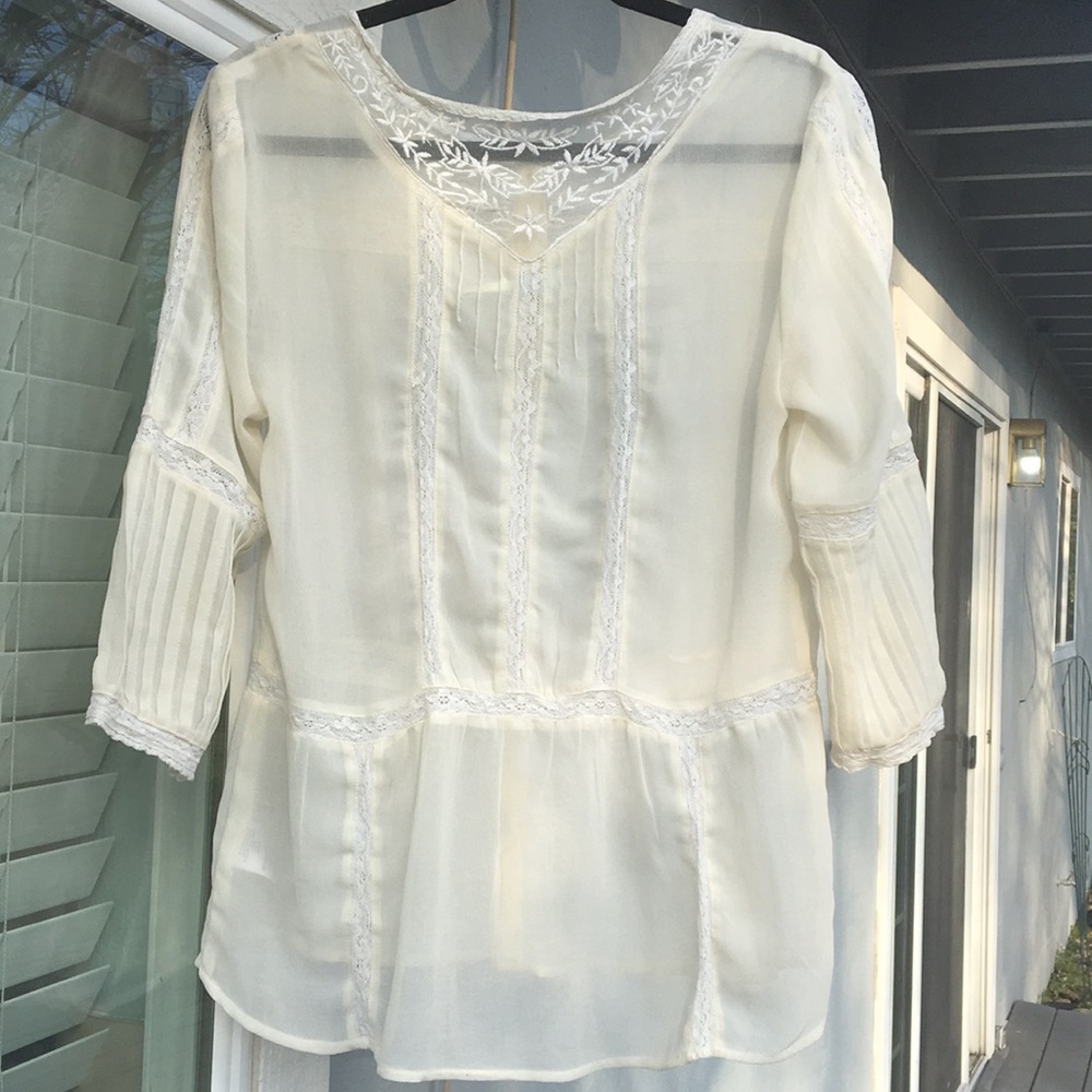 Kimchi Blue Off-White Sheer Lace Pleated Blouse - Picture 5 of 7